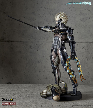 Illustration for article titled Light-Up Metal Gear Rising Revengence Raiden Statue